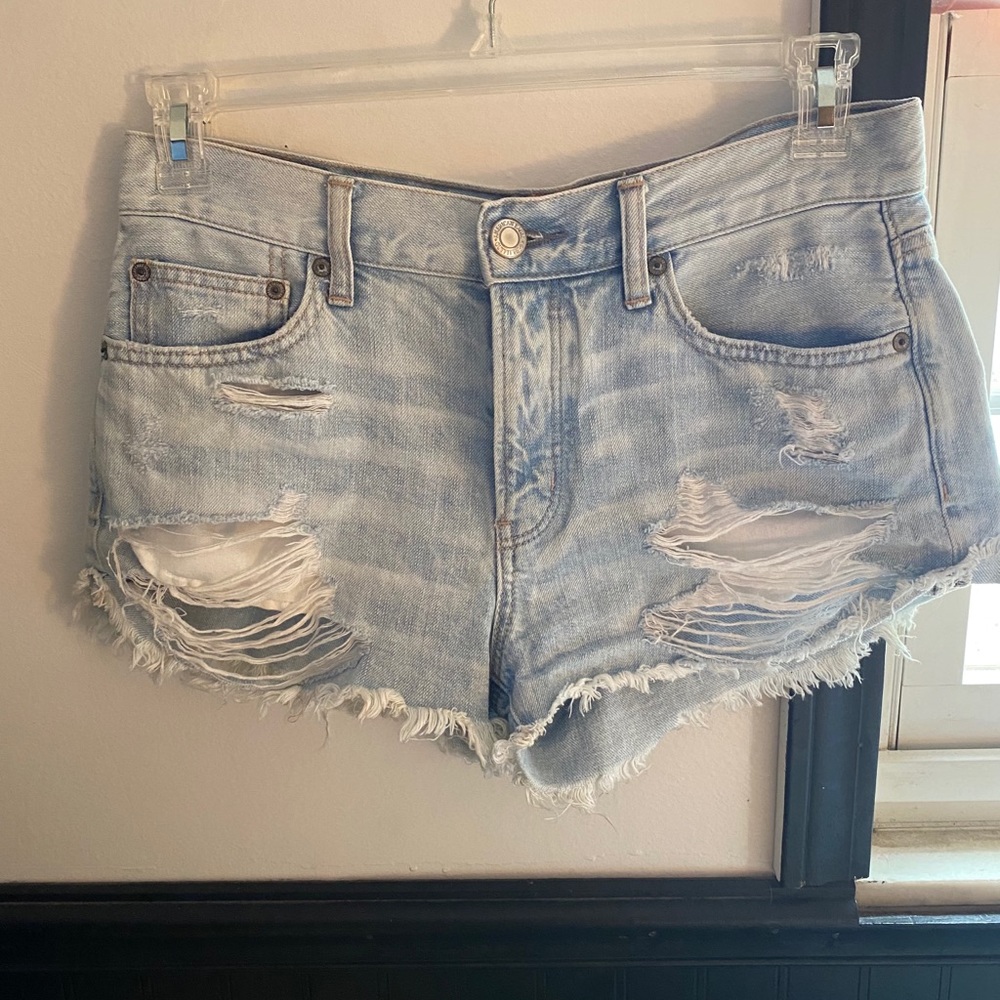 American Eagle light denim shorts sz 6.